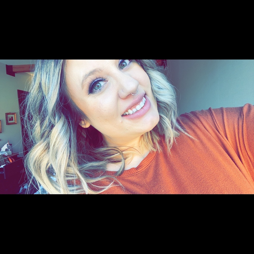 Meet your Posher, Ashlee